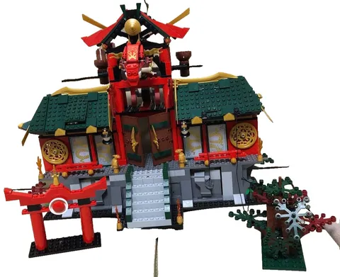 LEGO 70728 Battle for Ninjago City Ninjago Rebooted 2014 without Minifigure Box