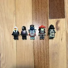 LEGO Ninjago Lot of 5 mini figs, everyone but the ninjroid is new he is damaged