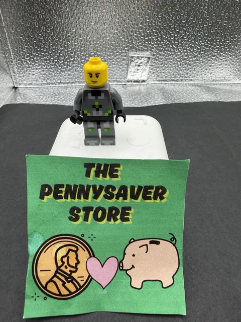 LEGO Minifigure Skull Arena Player 1 min064 Minecraft Skin Minifig Gray Green