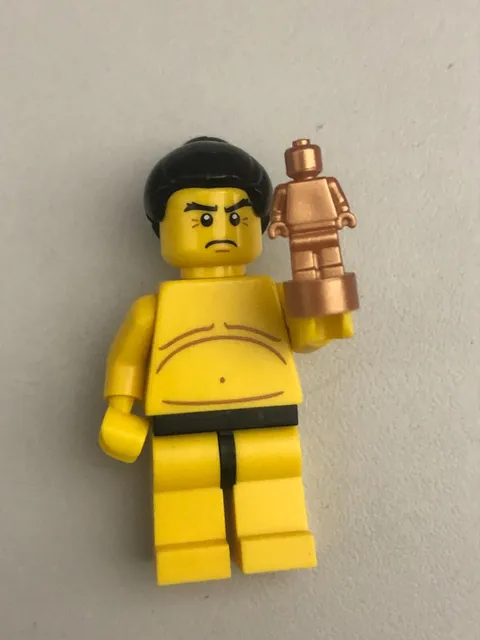 Sumo Wrestler with Trophy LEGO 8803 Minifig Series-3 Retired 2011 OOP