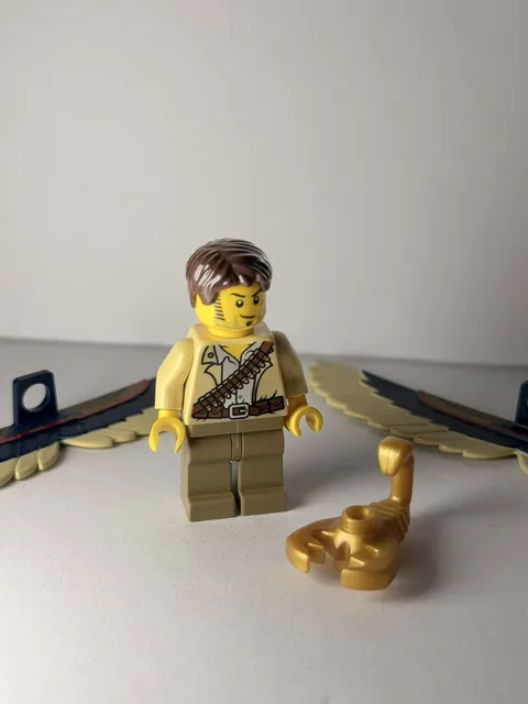 LEGO Jake Raines Pharaohs Quest Minifigure + other Pharaoahs pieces 