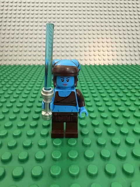 LEGO Star Wars Aayla Secura Jedi Minifigure 75182