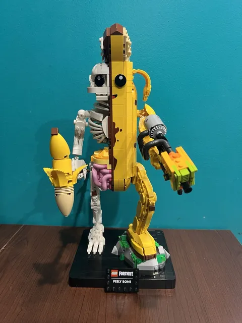 LEGO Fortnite Peely Bone #77072 - Retired LEGO Set w/ Manual