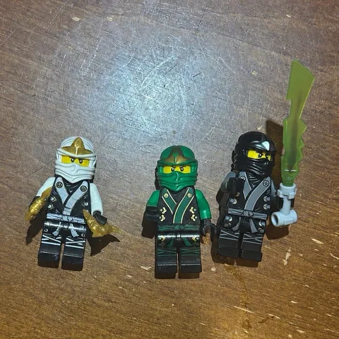 LEGO NINJAGO Minifigure Lot Final Battle Cole, Zane, Lloyd + accessories