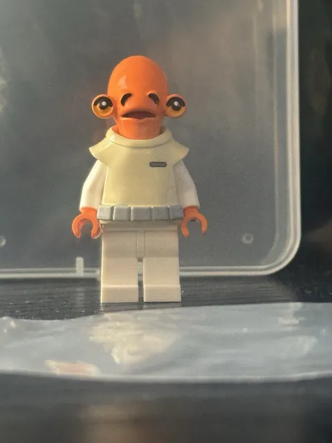 LEGO STAR WARS TCS Admiral Ackbar Custom Minifigure
