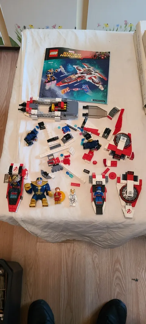 LEGO Marvel Super Heroes: Avenjet Space Mission 76049 Set Complete With Minifigs