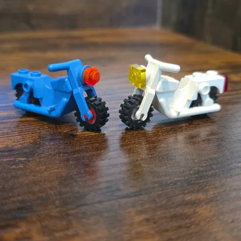 LEGO Vintage Blue Motorcycle Wheel Red Tire Black Bike Set 6373 3464c02 x81c01