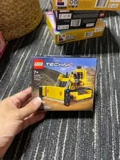 LEGO TECHNIC: Heavy-Duty Bulldozer (42163)