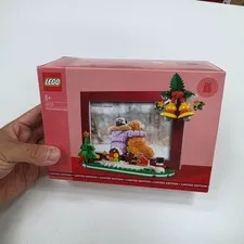 LEGO 40702 Christmas Picture Frame Limited Edition Seasonal Holiday Gift New