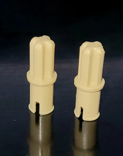 TAN LEGO TECHNIC 3749 Axle 1L w/ Pin w/o Friction Ridges w/ Round Hole 𖡡 2pc