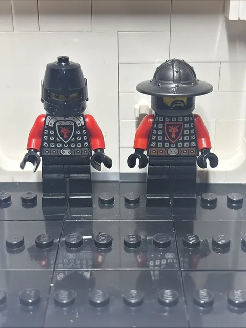 Lego Castle: Dragon Knight (Scale Mail) Minifigure (cas528) 70404 King's Castle