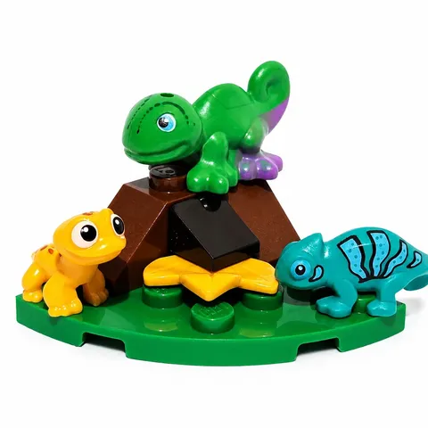 LEGO Lizard Custom Display Genuine LEGO Diorama Scene Jungle Animal Chameleon