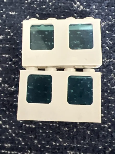 LEGO 4863c01 White Window 1x4x2 Plane Single Top Hole Trans-Light Blue Glass 2pc