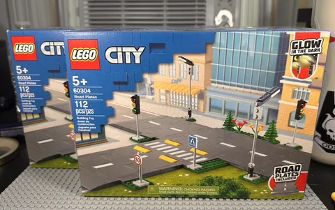 2X NIB LEGO City: Road Plates (60304)