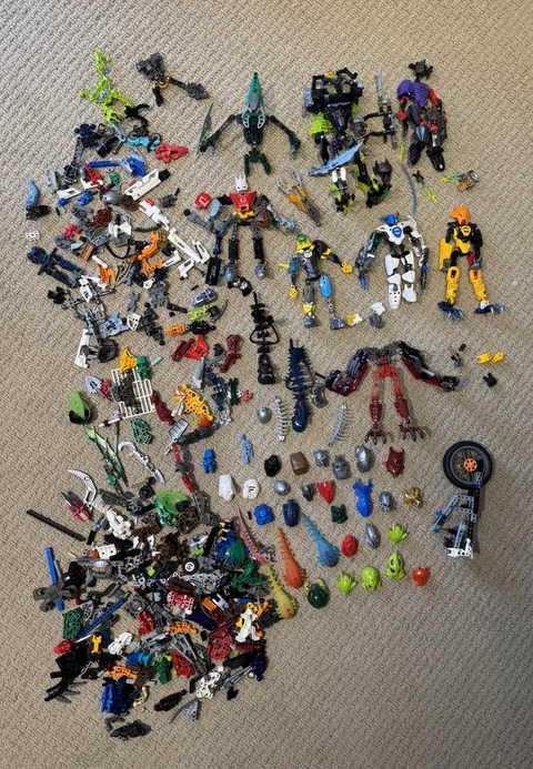 Lego System: Bionicle G1 & G2 / Mixed Assorted Generation Hero Factory Parts Lot