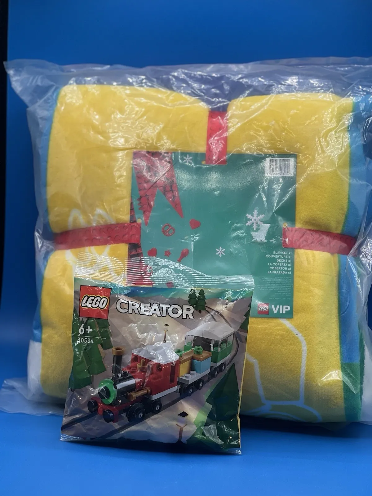 BRAND NEW SEALED LEGO 5007622  VIP Fleece Blanket & LEGO Christmas Train 30584