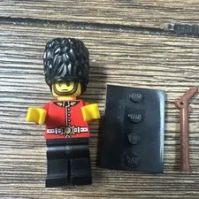 LEGO Collectible Minifigs Series 5 Royal Guard Minifig 8805 
