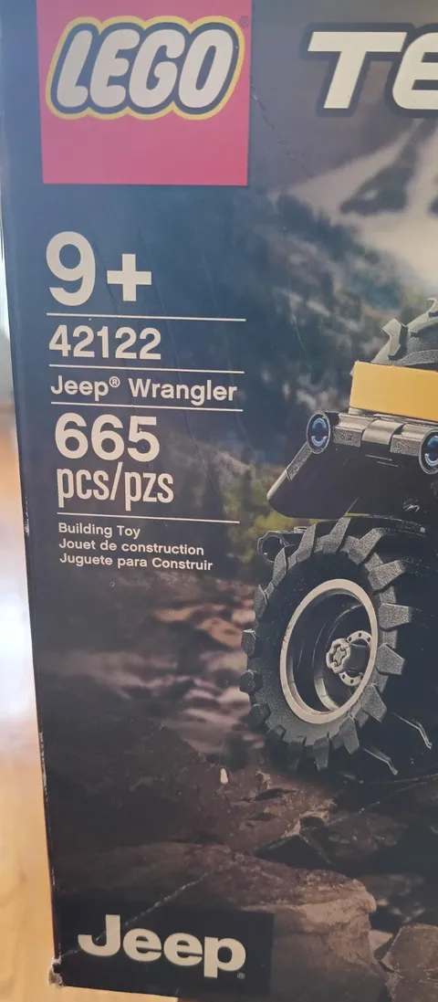 LEGO Technic Jeep Wrangler 42122 Building Set 665 pcs Age 9+ Box