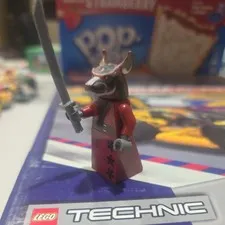 LEGO Teenage Mutant Ninja Turtles Master Splinter Figure