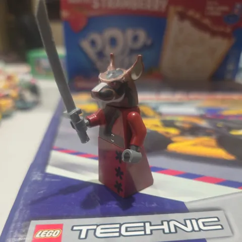 LEGO Teenage Mutant Ninja Turtles Master Splinter Figure