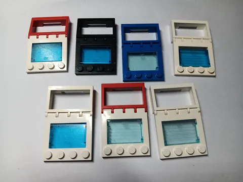 LEGO LOT 7 VEHICLE HINGE 4X4 SUN ROOF TRANS GLASS AND HOLDERS MIXED COLORS