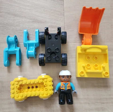 LEGO Construction 6-Piece Lot w/ Construction Worker Figure & Vehicle Chassis
