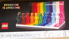 LEGO Everyone Is Awesome 40516 Complete Set 346 Pieces 18+ Box Plastic