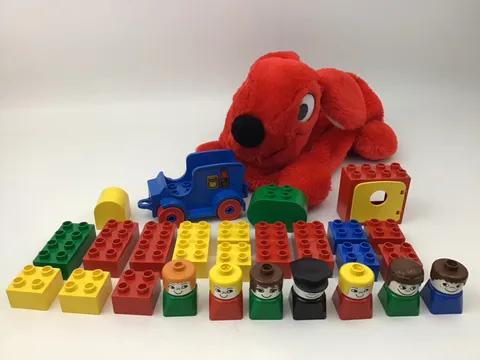 Lego Duplo Red Bunny Rabbit Plush Zipper Storage Bag 1984 + Vintage Duplo Blocks