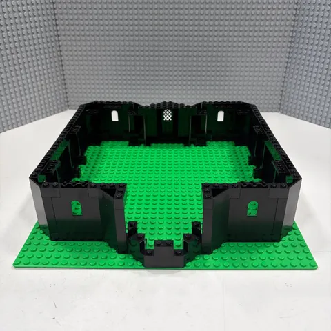 Lego Castle Black : Includes Walls (4444 + 30246 + 2345)  + Turrets + MORE !!