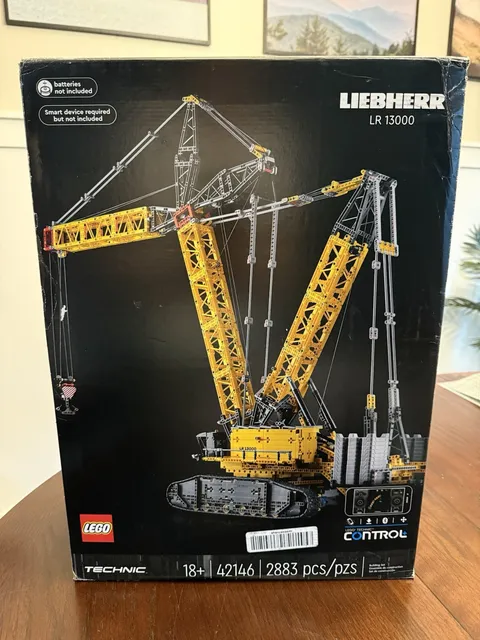 LEGO Technic Liebherr Crawler Crane 42146 (NEW but box damaged)