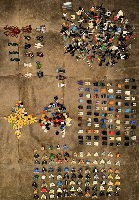 LEGO Bulk Minifigure Parts - Star Wars, etc - 85+ Torsos/Legs, Acessories