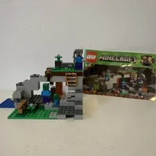 LEGO Minecraft (21141) The Zombie Cave 100% Complete 