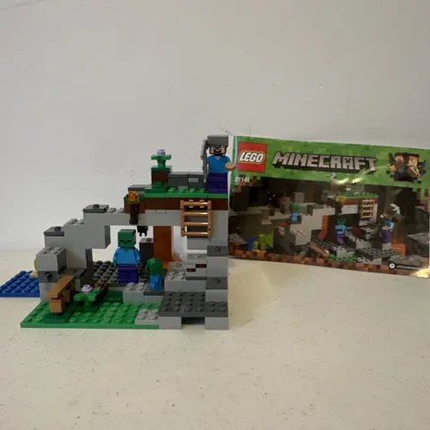 LEGO Minecraft (21141) The Zombie Cave 100% Complete 