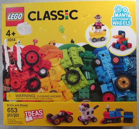Bricks and Wheels Set #11014 - Sealed box - LEGO Classic - 653 pieces / Box Wear