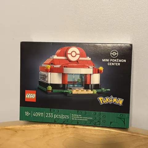 LEGO 40911 Mini Pokemon Center Limited Edition New Sealed NSIB RARE EXCLUSIVE!