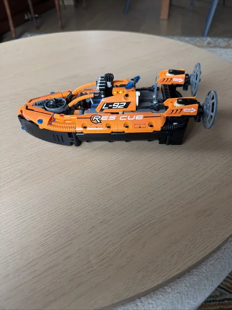 LEGO TECHNIC Set 42120 Rescue Hovercraft 100% Complete (No Box)