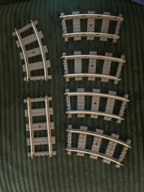 LEGO 9V Train Tracks in Gray 5 Curved and One Straight Lot of 6