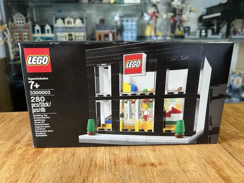 New 2012 Sealed LEGO Promotional Retail Store Grand Opening Set 3300003 Promo