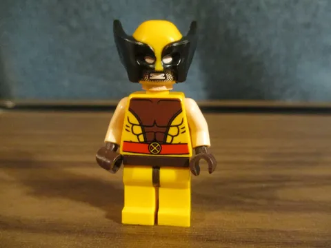 Lego  WOLVERINE  Minifigure  76022 Marvel Super Heroes  X-Men
