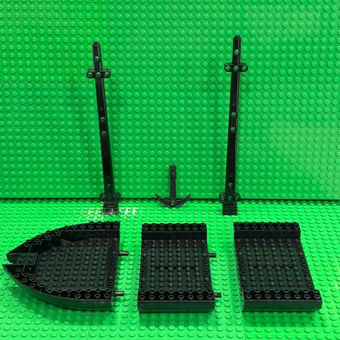Lego Black Boat Hull Pirates of the Caribbean (10365 4184) : 64651 + 95227 (2x)