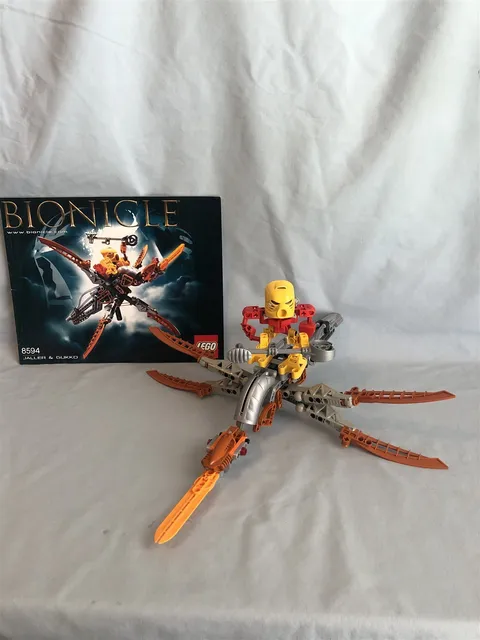 LEGO set 8594 Jaller & Gukko VINTAGE BIONICLE 100% complete w/ instructions