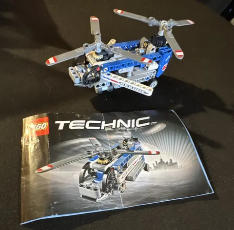 LEGO Technic 8200 Lifeguard Rescue Helicopter 2 in 1 142pcs w/ Manual No Box