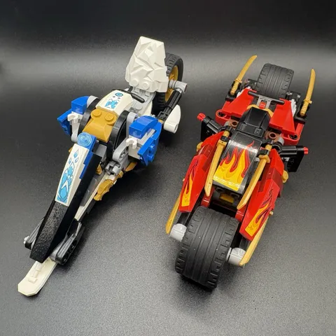 LEGO Ninjago Kai's Blade Cycle & Zane's Snowmobile Legacy Set 70667