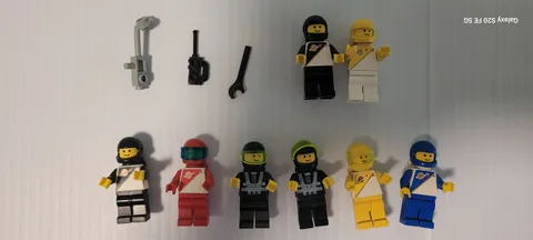 LEGO Space Classic 6703 Space Mini-Figures 1980s Vintage with accessories PLUS