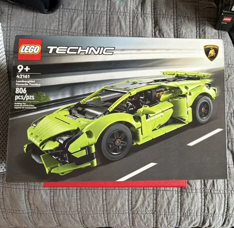 LEGO Technic Lamborghini Huracán Tecnica 42161 806pcs Pull Back Set 9+ Box
