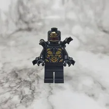 Lego Outrider Minifigure Marvel 76104