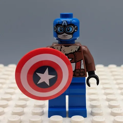 Lego Super Heroes: Pilot Captain America Minifigure sh0374