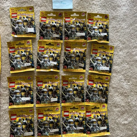 LEGO SERIES 1 Mini Figs Minifigures 8683 - Complete Set of 16 SEALED 2010