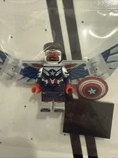 LEGO MINIFIGURES: Marvel Studios Captain America Sam Wilson