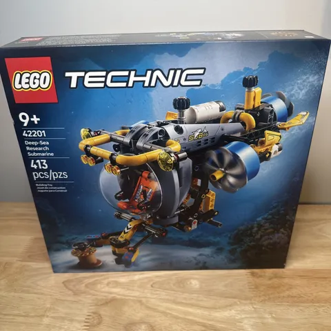 LEGO Technic 42201 Deep-Sea Research Submarine 413-Piece Set Ages 9+